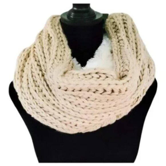 Modena Reversible Cable Knit Faux Fur Infinity Scarf Cream One Size NWT - Picture 1 of 2